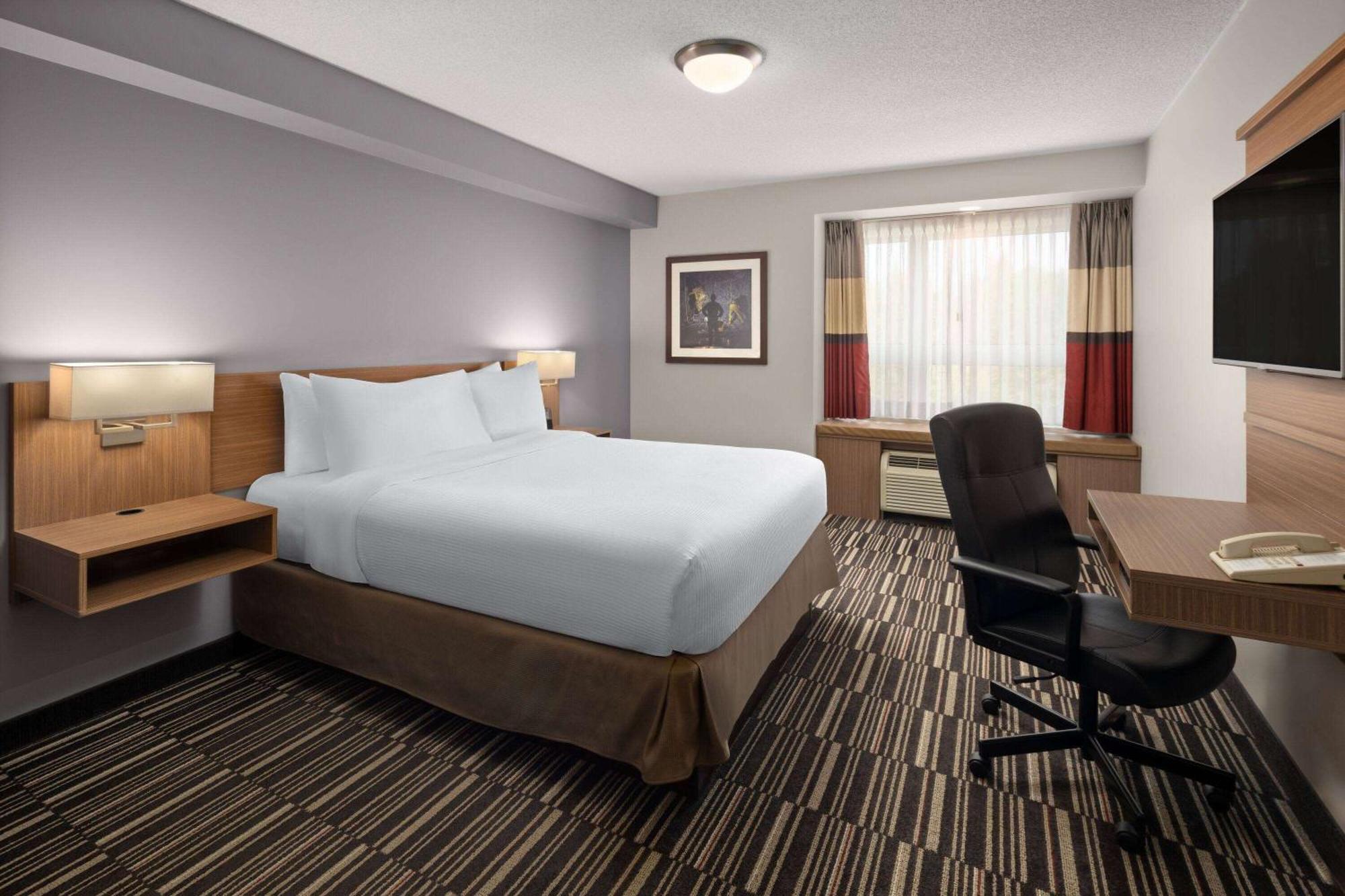 Microtel Inn & Suites By Wyndham Kirkland Lake Dış mekan fotoğraf
