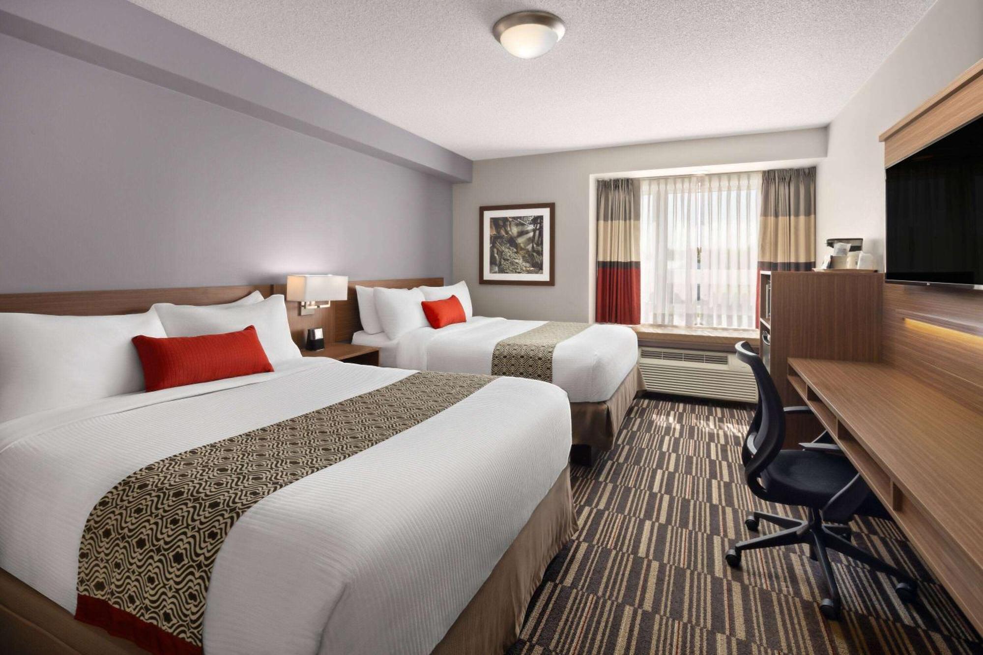 Microtel Inn & Suites By Wyndham Kirkland Lake Dış mekan fotoğraf