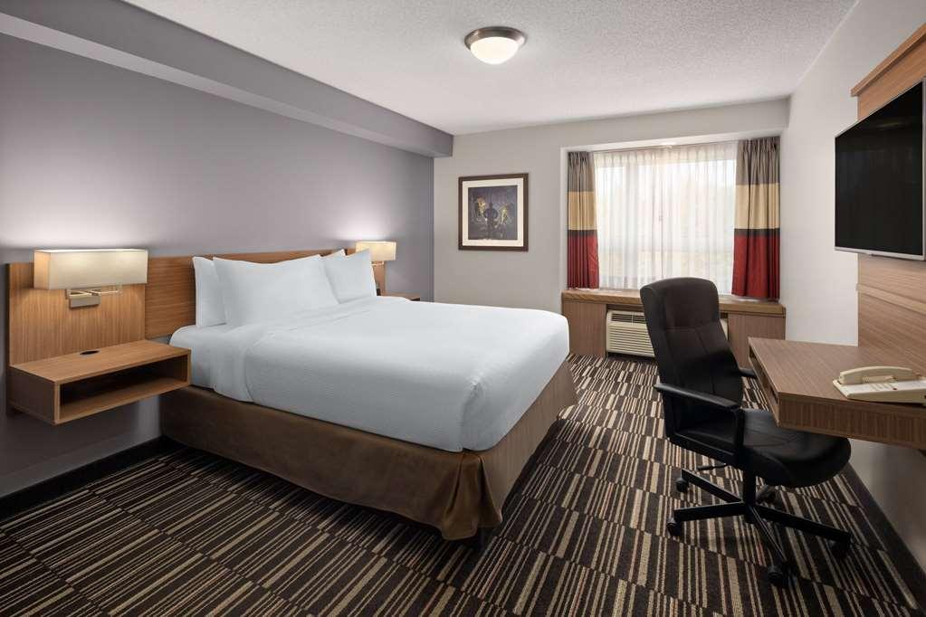 Microtel Inn & Suites By Wyndham Kirkland Lake Oda fotoğraf