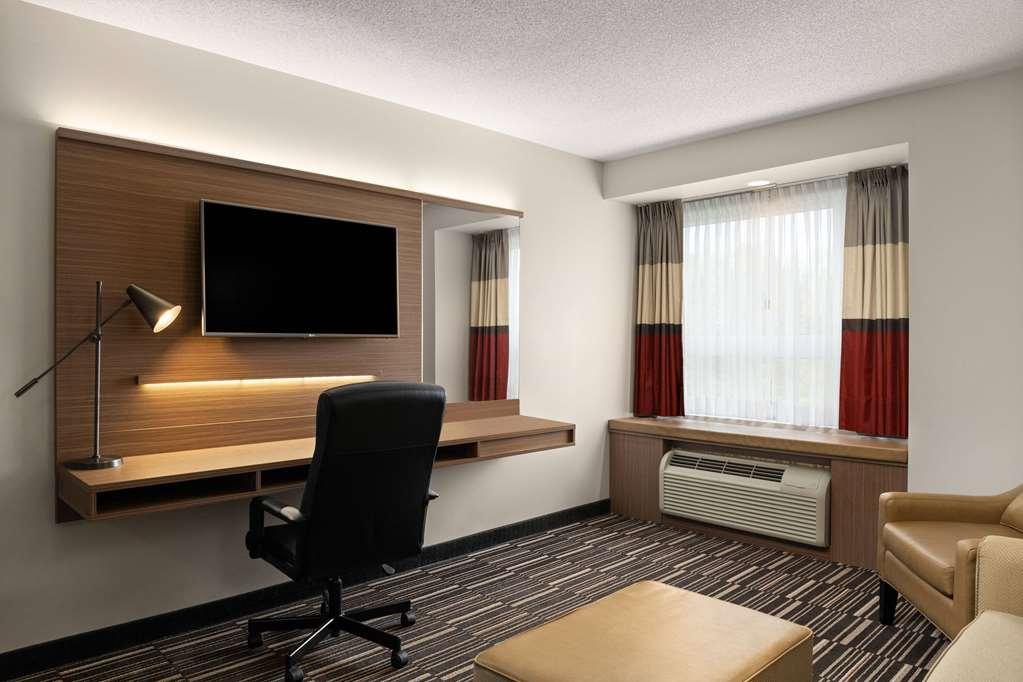 Microtel Inn & Suites By Wyndham Kirkland Lake Oda fotoğraf