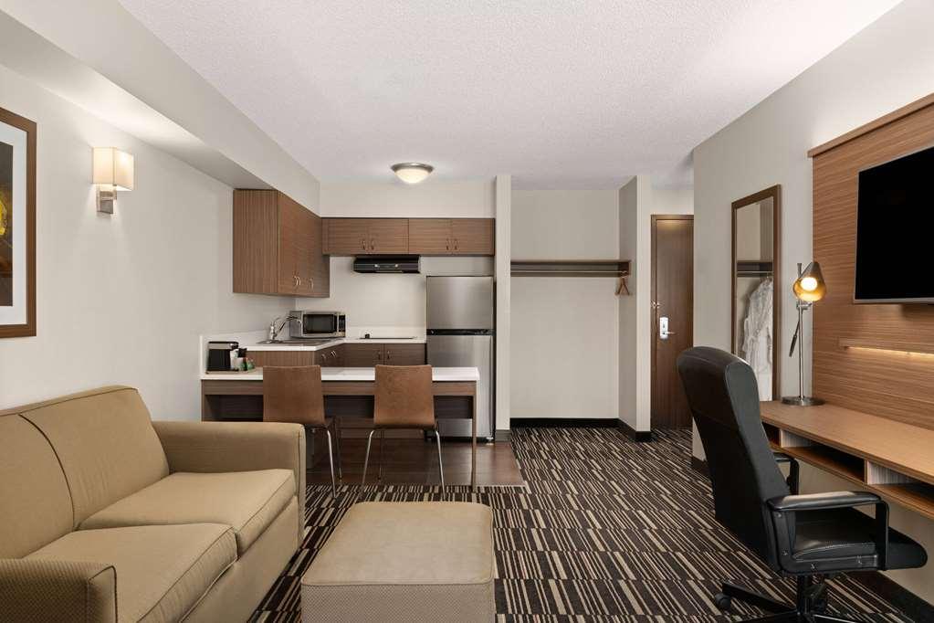Microtel Inn & Suites By Wyndham Kirkland Lake Oda fotoğraf