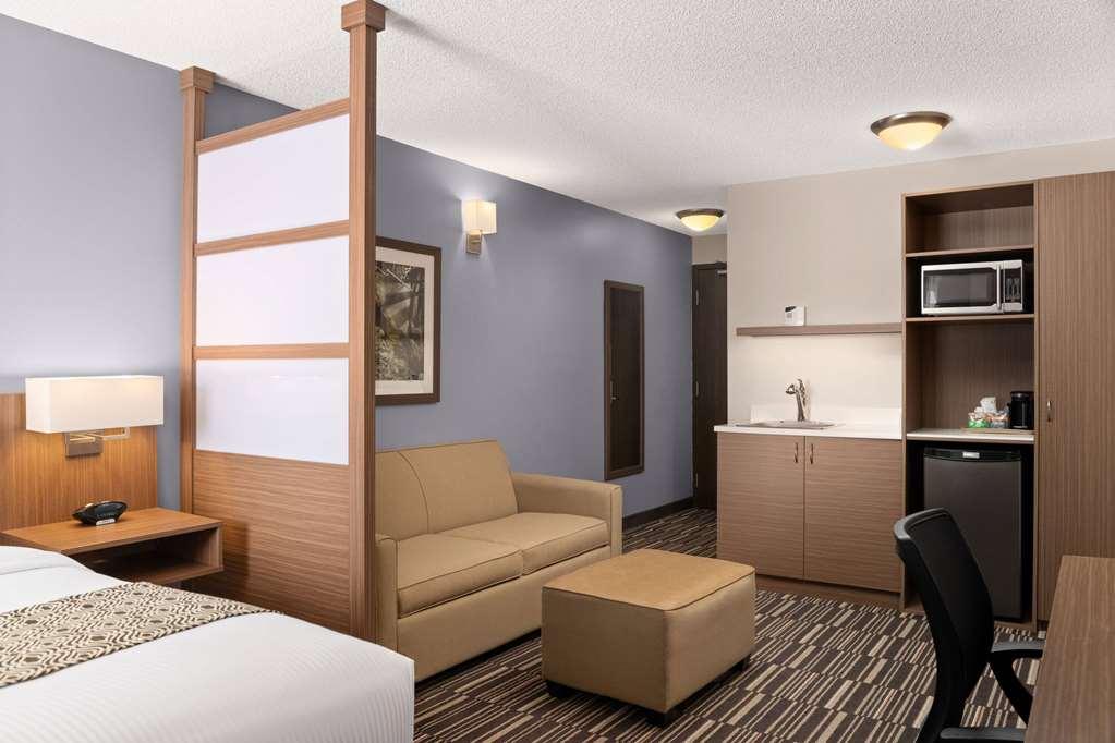 Microtel Inn & Suites By Wyndham Kirkland Lake Oda fotoğraf