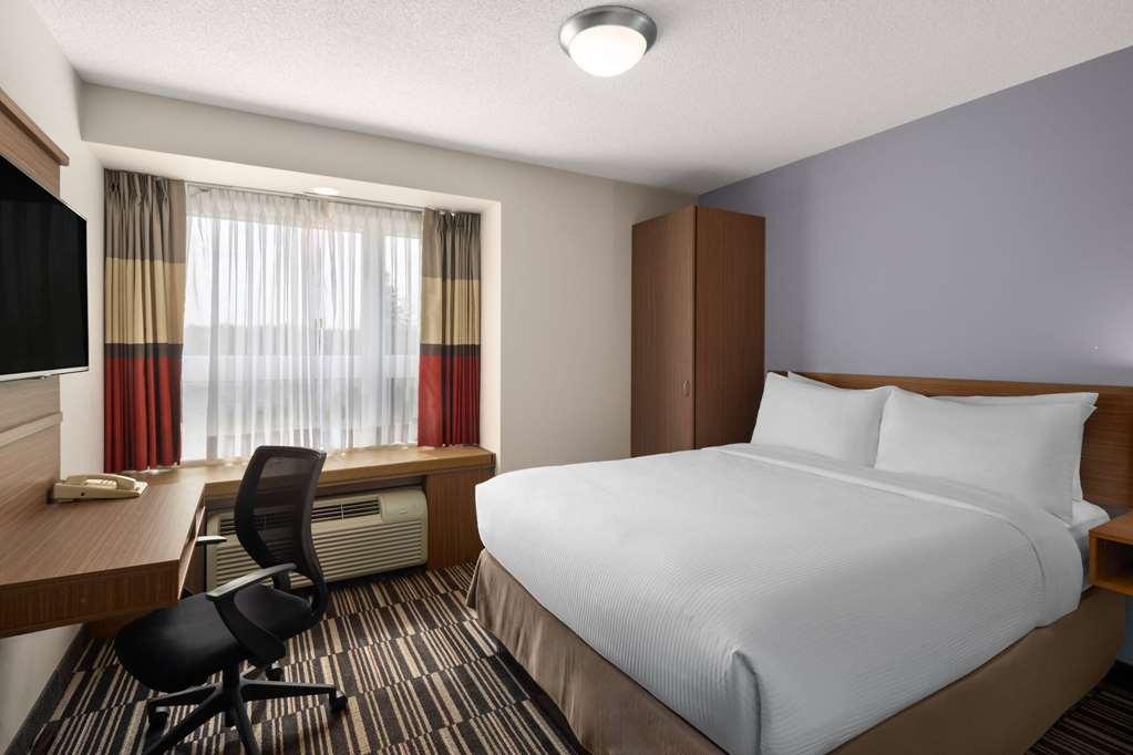 Microtel Inn & Suites By Wyndham Kirkland Lake Oda fotoğraf